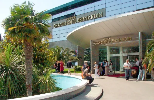  Čisti dobiček v prvih sedmih mesecih leta je v Hotelih 
Bernardin znašal 720.000 evrov.