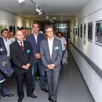 Spominsko Martinezovo galerijo so si med prvimi ogledali Tomaž Čehovin, Radivoj Nardin in 
Felice Žiža, za njimi pa zaposleni in številni gostje. 