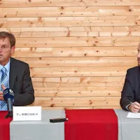 Tujci hitro dobijo vse, Luka in domača podjetja pa (&scaron;e) ne
