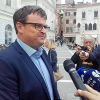Vlada je obljubila skoraj vse
