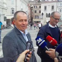 Vlada je obljubila skoraj vse