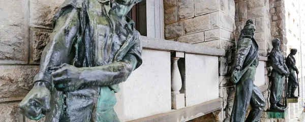 Svoboda. Bratstvo. Različnost.