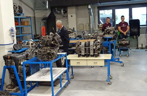 Učili se bodo na cnc strojih, ne na 30 let starih stružnicah
