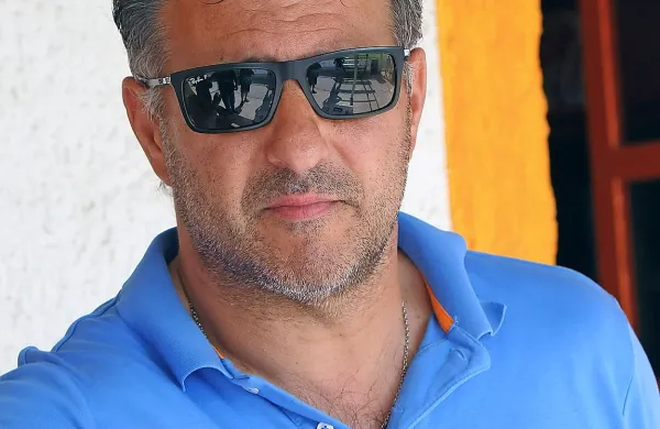 Trener Ankarančanov  Vlado Badžim bo zaradi komentarjev 
sojenja po tekmi z Gorico dvoboj v Kidričevem moral 
spremljati s tribune.