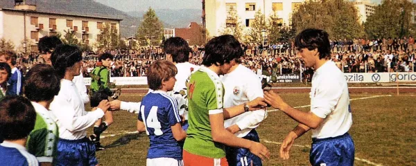 Ob gostovanju Hajduka se je v novogoriškem športnem parku 
zbralo več kot 5000 gledalcev. 