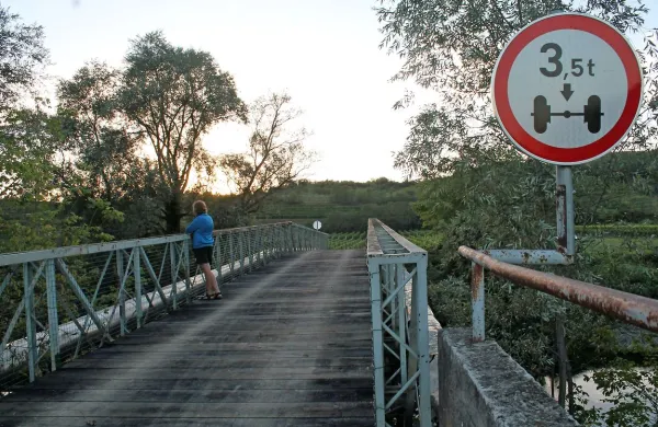 Šinigojev most je končno obnovljen. To je najbolj razveselilo 
kmete, ki imajo zemljišča na obeh straneh reke, a tudi 
kolesarje, pohodnike in tekače.  