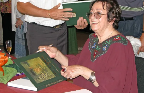  Stanislava Knez Milojković je leta 2008 v Sežani sodelovala 
pri predstavitvi  monografije  o svojem  življenju in delu. 
