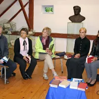 V Rimah pod Kojco so sodelovali domači pesniki (z leve) Jože 
Janež, Vida Prezelj, Andrejka Jereb, dramska igralka Lucija 
Tratnik in Lilijana Homovec.