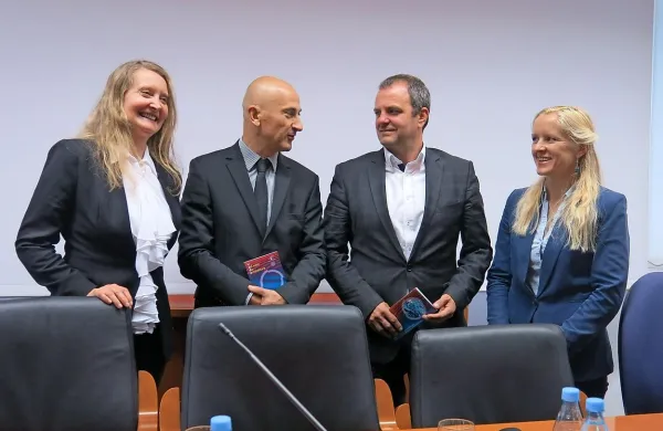 Vodja Območne enote ZVKDS Nova Gorica Ernesta Drole, 
generalni direktor ZVKDS Jernej Hudolin, tolminski župan 
Uroš Brežan in koordinatorka DEKD Nataša Gorenc.

