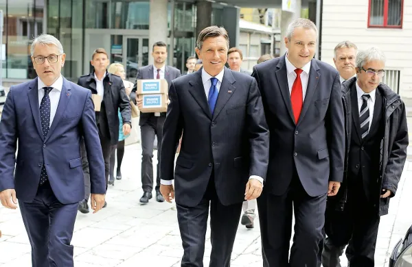 Aktualni predsednik republike Borut Pahor je  vložil kandidaturo  za predsedniške volitve. 