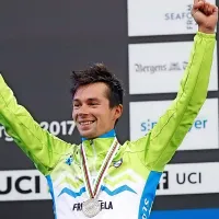 Primož Roglič se je na svetovnem prvenstvu razveselil 
srebrne medalje.