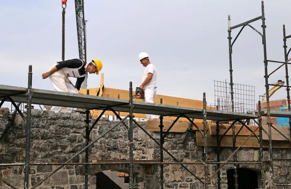 Nekatere naložbe  v Štanjelu so se premaknile v naslednje leto, obnova palacija pa poteka še 
hitreje, kot so načrtovali.