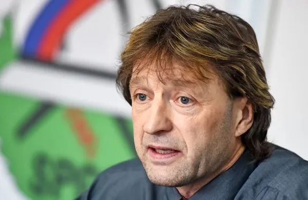 Predsednik Sindikata poklicnega gasilstva Slovenije Aleksander Ogrizek pravi, da ima država za gasilce posluh samo 
takrat, ko jih potrebuje. 