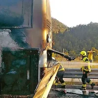 Zagorelo v zadnjem delu bosanskega avtobusa