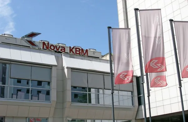 Denar prali prek transakcijskih računov v banki v Novi Gorici?