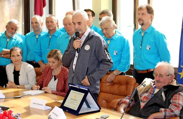  V Pinzolu so opazili Trušnovčevo požrtvovalno reševalno in 
izobraževalno delo.  