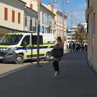 V kabinetu Popoviča prejeli pismo z belim prahom