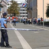 Policisti v Verdijevi ulici v Kopru preiskujejo sumljivo pisemsko pošiljko, ki je bila naslovljena na župana Borisa 
Popoviča.