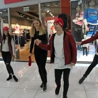 Del predstavitve Liscine ambasadorke Ane Bucik je bil tudi 
plesni nastop.