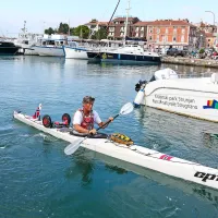 Izola je bila ena od postojank 60-letnega Norvežana na 5600 
kilometrov dolgi poti.