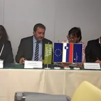 Kraško-brkinski županji in župana so se včeraj s podpisom 
zelene politike zavezali, da bodo skupaj turistično razvijali in 
promovirali Kras kot enotno destinacijo.  