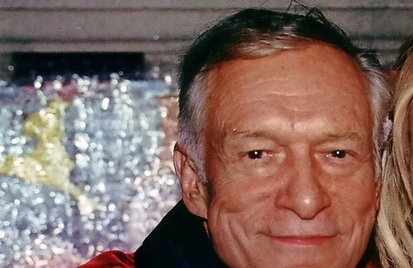 Ustanovitelj znamenite erotične revije Playboy Hugh Hefner, 
ki je pripeljal goloto v prevladujočo ameriško popularno 
kulturo, je umrl v sredo.