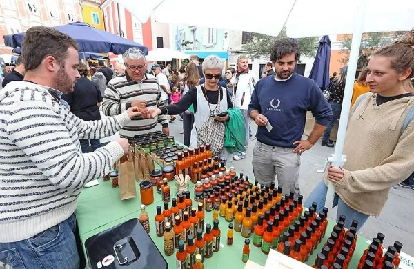 Čiliada je že ob premierni izvedbi pred dvema letoma naletela 
na veliko zanimanje obiskovalcev.