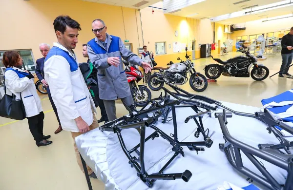Po zaslugi edinstvene simulacije varjenja okvirjev motociklov 
so v Hidrii dobili tudi naročilo BMW za štiri vrste okvirjev 
njegovih motociklov.  