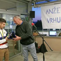 Za zlato in bron na SP je  letos doslej najboljši športnik občine 
Vipava iz rok župana Ivana Princesa prejel občinsko priznanje  