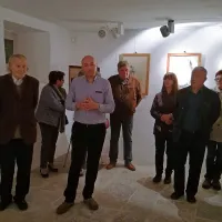Žal se bo te dni morala razstava  portretov  Krištofa Zupeta 
(prvi z leve)  umakniti razstavi gob. Sicer pa so njegove slike  
del stalne zbirke Narodne galerije v Ljubljani.

 