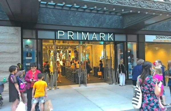 V ljubljanskem nakupovalnem središču Citypark naj bi prvo 
trgovino v Sloveniji odprla irska veriga Primark.