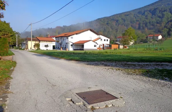 Cesta v vasi Vrbovo  je dvignila največ prahu, saj kar nekaj 
svetnikov meni, da so druge ceste v občini bolj potrebne 
obnove. 
