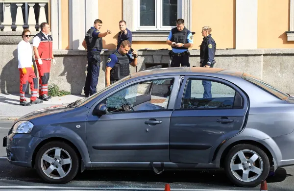 Prizorišče streljanja v križišču Titove ceste in Ulice Pariške 
komune.