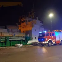 Če bi se na ladji z lesom razplamtel požar, bi se lahko v Kopru  
ponovila zgodba iz izolske ladjedelnice, kjer so leta 2001 
gasili velik ladijski  požar.  