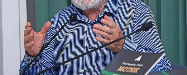 Pavel Medvešček - Klančar: “Vemo, da so na veliki kmetiji na 
Šterlincu želeli pridelati posebno vino, kakovostno in 
uporabno.”