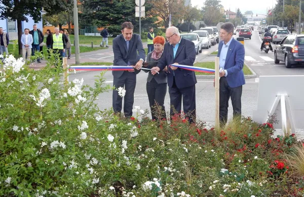 Turistično društvo je ob svoji 65-letnici z vrtnicami počastilo 
pet let starejše mesto. 