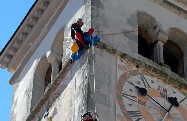  Pri cerkvi so se predstavili jamarji reševalci, enota z reševalnimi psi,  taborniki in skavti.  