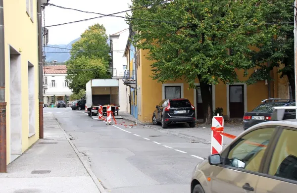 Celovito prenovo mestnega jedra bodo predvidoma začeli v 
Prešernovi ulici ... 