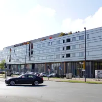  Predsednik republike Borut Pahor živi v tem bloku  ob eni od 
ljubljanskih mestnih vpadnic.   