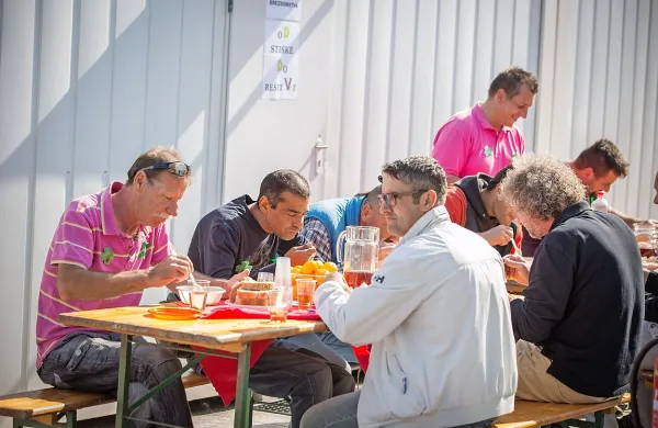 Golaž in polenta sta pričakala obiskovalce koprskega zavetišča za brezdomce, ki ga vodi Rdeči križ Koper.