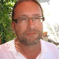 Miran Ibrahimagič: “Sosede nas najbolj zanima, 
kdo bo odgovoren za morebitno škodo, ki lahko 
nastane na naših hišah zaradi rušitve Vile 
Virginie.”