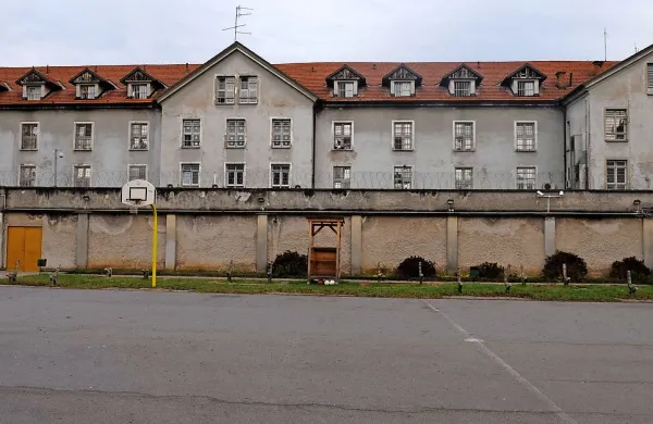 V ljubljanskem zaporu je sinoči prišlo do upora.