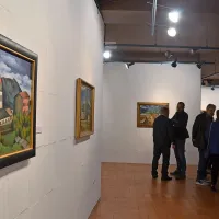 Razstava Vipavska dolina v delih Vena Pilona  bo na ogled do 
10. decembra. 