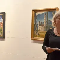Tina Ponebšek: “Njegova pokrajina je topla, 
poljedeljska, prvinska, v njej pa ohranja svoj 
prepoznavni slog.”  
