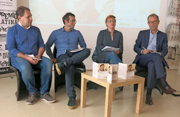 Z leve proti desni: univerzitetna profesorja Moreno Zago in 
Nicola Strizzolo, Mateja Zorn in Livio Semolič.

