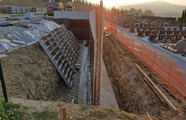 Na pokopali&scaron;ču dodatnih 167 žarnih in 76 talnih grobov