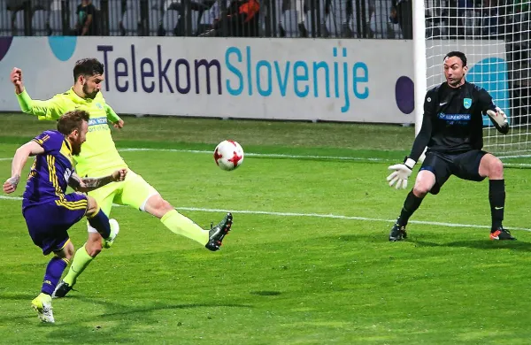 Matic Paljk se seli v angle&scaron;ko nogometno elito