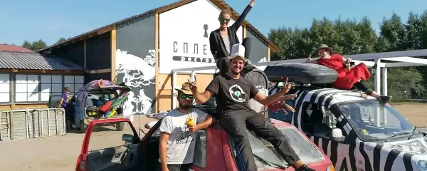 “Majstr” je imel na zadku tudi napis Primorska, člani ekipe pa so 15.  septembra v Sibiriji zapeli Vstala Primorska.