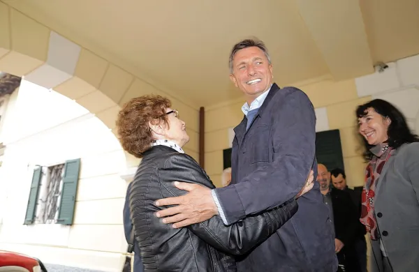 Borut Pahor s soprogo Tanjo in mamo Ivo.