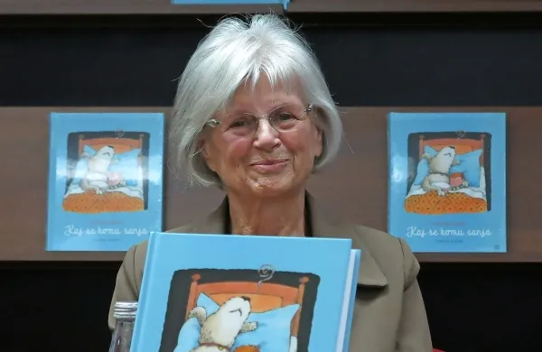 Polonca Kovač zna nagovoriti tako otroke kakor odrasle.  
